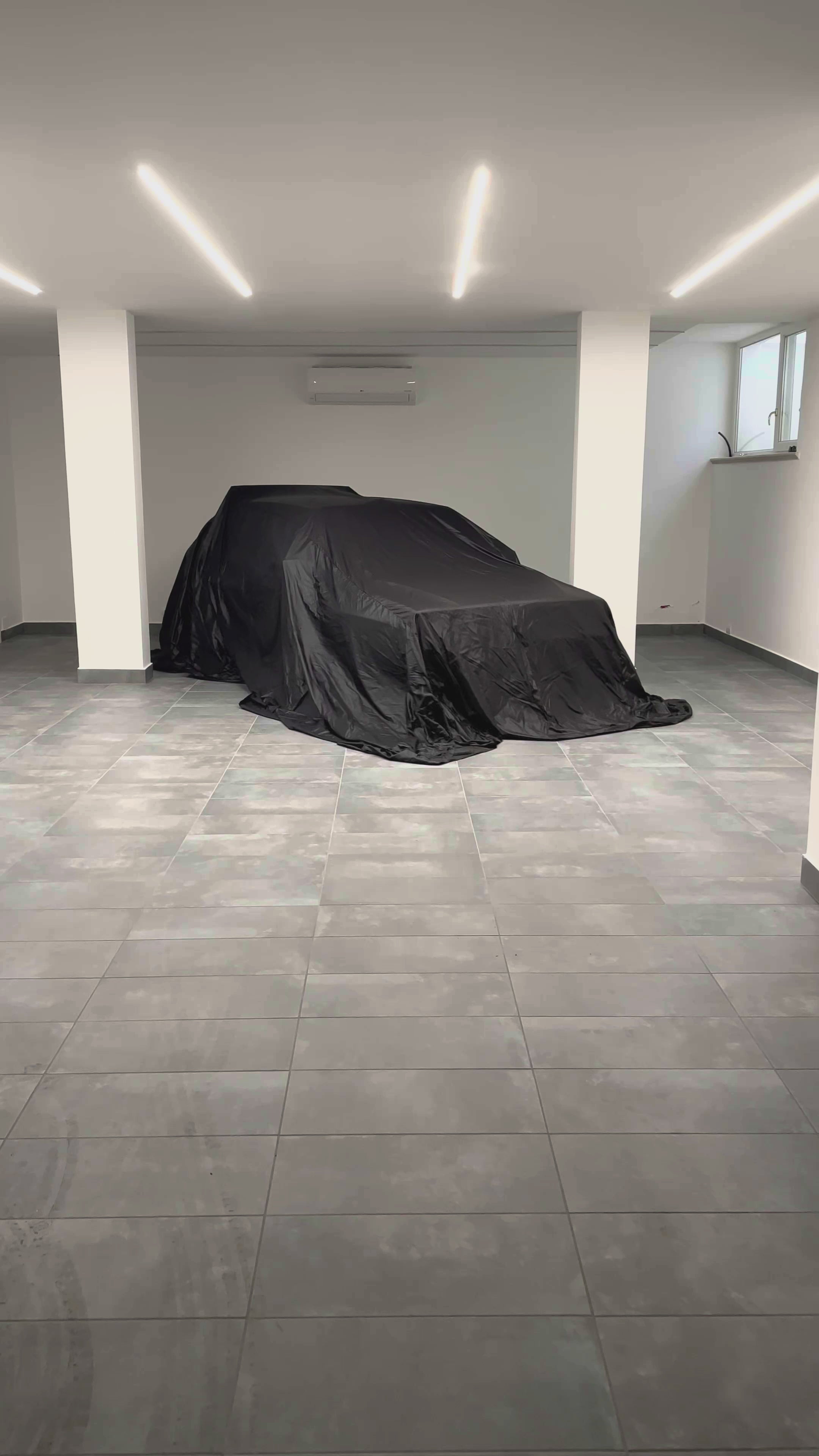 Showroom MB Mpower — vetture di lusso esposte